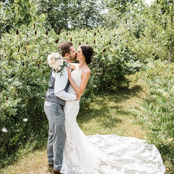 Wedding Dress - Picture 2 of 3